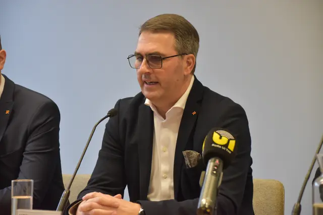 "Unser Unternehmen wächst beständig und wir begeben uns in neue Geschäftsfelder. Damit wird die Aufgabe natürlich zunehmend größer und deshalb ist es besonders wichtig, dass wir diese Verantwortung auf mehrere Köpfe verteilen", erklärt Anton Rieder.  | Foto: Barbara Fluckinger