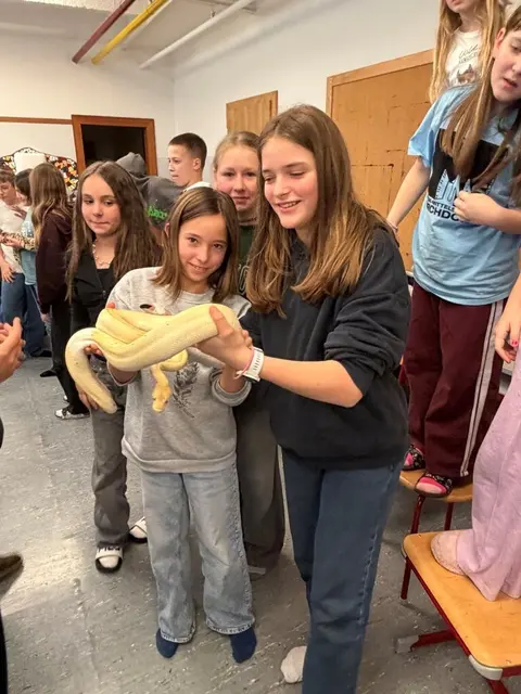 Der lehrreiche Vormittag verband Wissen mit direktem Erleben und wird den jungen Naturforscherinnen und Naturforschern sicher noch lange in Erinnerung bleiben.  | Foto: Kreativ-Musikmittelschule Kirchdorf