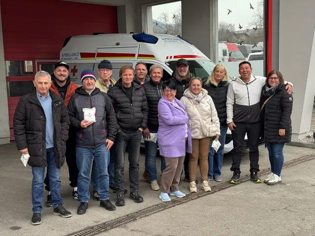 Mitarbeiterinnen und Mitarbeiter von Taxi Kratzer-Heel nach dem erfolgreich abgeschlossenen Erste-Hilfe-Kurs. | Foto: Heel
