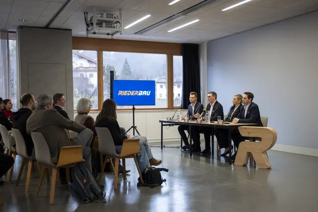 Riederbau präsentierte im Rahmen einer Pressekonferenz die neuen strategischen Weichenstellungen. | Foto: Alex Gretter