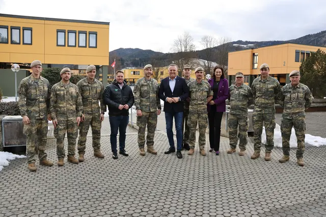 Landeshauptmann Mario Kunasek stattete am Montag der Kaserne St. Michael - wo er einst seinen Grundwehrdienst absolvierte - einen Besuch ab. | Foto: Petra Mitteregger