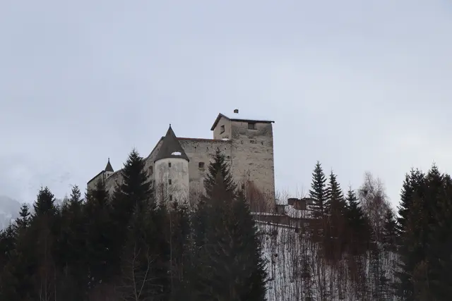Schloss Naudersberg - eines der markantesten Gebäude der Gemeinde. | Foto: Thomas Seelos