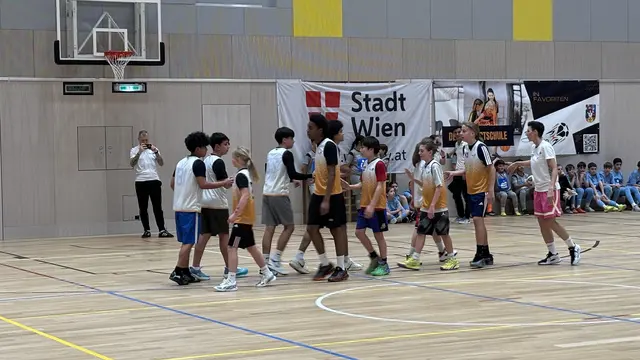Auch im Basketball maßen sich die Schülerinnen und Schüler. | Foto: Andreas Pölzl/MeinBezirk