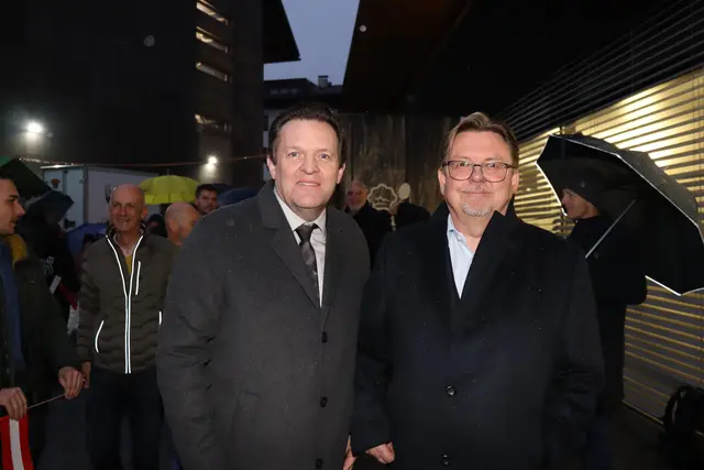 Landesrat René Zumtobel und Bgm. Josef Karbon beim Emfpang der Rumer Olympionikinnen und Olympioniken. | Foto: Kendlbacher