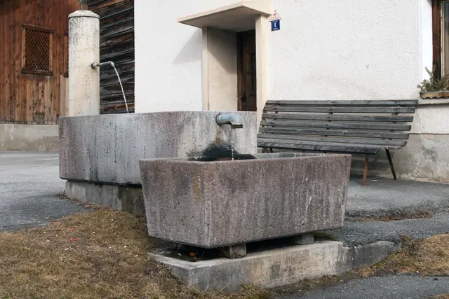 Stanz: Dorfbrunnen vor Haus Nr. 5 (Bauhof) | Foto: © by Ing. Günter Kramarcsik