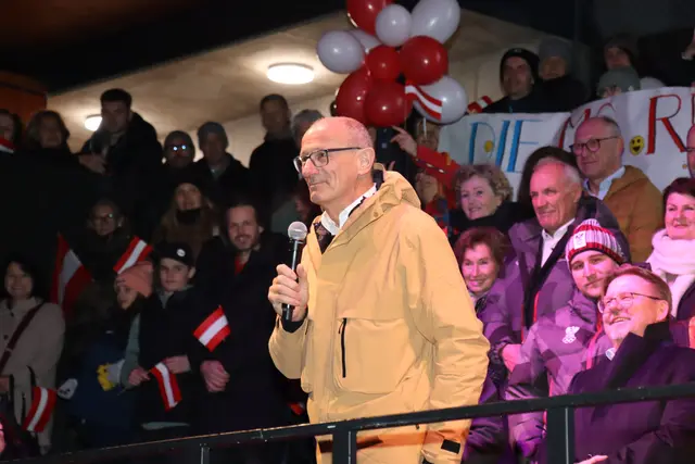LH Anton Mattle gratulierte den Rumer Olympionikinnen und Olympioniken für ihren Einsatz und den Erfolg. | Foto: Kendlbacher