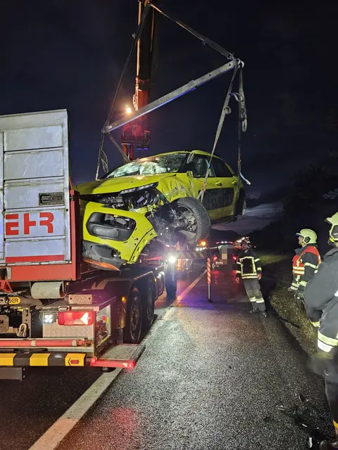 Fahrzeugbergung. | Foto: FF Alland