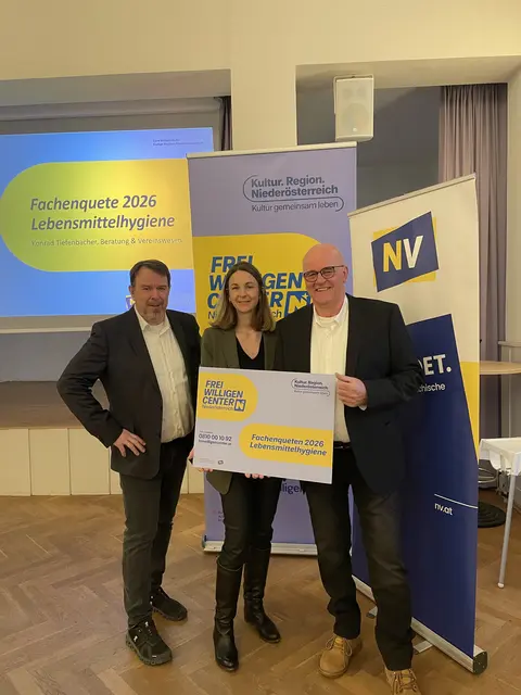 In Herrnbaumgarten stand die Sicherheit bei Speisen und Getränken im Mittelpunkt.  | Foto: Thaler