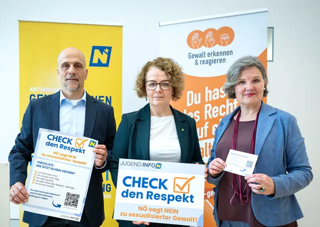 Lutz Köllner, Geschäftsführer der Jugend:info NÖ, Landesrätin Christiane Teschl-Hofmeister und Hedvig Wölfl, Geschäftsführerin der Kinderschutzorganisation die möwe | Foto: NLK Pfeffer