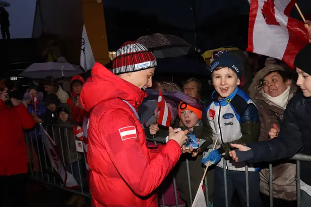 Die Sportlerinnen und Sportler erfüllten geduldig die Wünsche ihrer Fans. | Foto: Kendlbacher