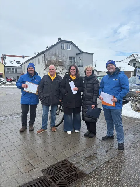 Thomas Bernhardt (FPÖ), Herbert Degen (WIR7), Sabine Wascher (WIR7), Kirsten Kunze (WIR7) und Martin Feichtinger (FPÖ) | Foto: FPÖ Sitzenberg-Reidling