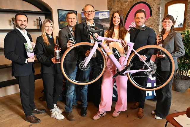 Johannes Moser (Pressesprecher Region Mittelkärnten), Michaela Riedl (Marketing Jacques Lemans und Taggenbrunn), Gunter Brandstätter (GF Region Mittelkärnten), Klaus Ehrenbrandtner (GF Kärnten Werbung), Elisabeth Mikl (Veranstalterin), Christian Tammegger (Projektmanager), Ines Lamprecht (Projektmanagerin Rad Region Mittelkärnten) | Foto: Bodner