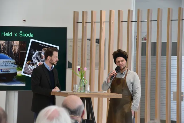 Gregor Waidacher mit Koch Christoph Krauli Held, Markenbotschafter. | Foto: Mirjam Preineder