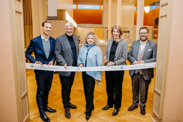 v. l. n. r.: Thomas Huszar (Leitung Gerstner VIECON Vienna Congress &amp; Convention Center), Herbert Fuchs (Geschäftsführer GOURMET), Martina Candillo (Geschäftsführerin VIECON Messe Wien), Katharina Weishaupt (Geschäftsführerin VIECON Messe Wien), Jürgen Dulhofer (Geschäftsfeldleitung Gastronomie &amp; Event bei GOURMET) | Foto: Viecon