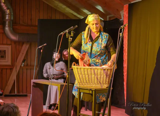 (Archivfoto) Bei der 25-Jahr-Jubiläumsfeier des Soroptimist International Club Lungau/Tamsweg am Jagglerhof in Ramingstein, am 16. Mai 2025, wurde das Theaterprojekt „Ich bin viele – Frauenbilder, Frauenrollen“ schon einmal präsentiert.  | Foto: Peter Bolha