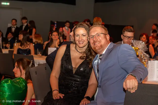 Nicole Riegler mit Christoph Thaller - aus dem Team der Ballkoordinatoren (vlnr). | Foto: cine-motion.at / R. Ivanek