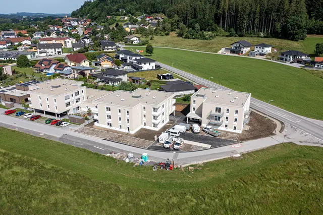 Das „Generationenhaus Kleeblatt“ vereint unter einem Dach „Vitales Wohnen“ für Senioren, Kindergarten, Tagesbetreuung mit Seniorentreff und seit Sommer 2025 auch „Startwohnungen“ für junge Menschen und Familien. | Foto: PV OÖ
