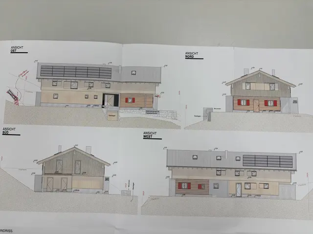 Neubau-Planung der Hütte durch Architekt DI Daniel Kranebitter: Neuer Hauptzugang und zentrale Erschließung, neues innenliegendes Treppenhaus, Integration der WC-Anlagen ins Gebäude, klare Trennung von Betreiber- und Gästebereichen, Ergänzung und Erneuerung des Obergeschosses, leichte Dachanhebung für bessere Raumnutzung, neue Waschräume (getrennt für Personal und Gäste). Auch die technische Infrastruktur wird erneuert: ausreichend dimensionierte Solaranlage zur Stromversorgung, Instandsetzung der Wasserzuleitung, Anpassung der Wasseraufbereitung sowie neue Kläranlage zur Abwasserbeseitigung.