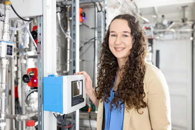 Lisa Wazinger arbeitet an innovativen Verfahren in der Umwelttechnik. | Foto: Scheuch