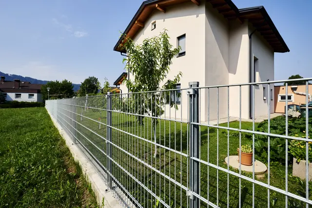 Beim Zaunbau sind Qualität und Service entscheidend. | Foto: H+S Zauntechnik