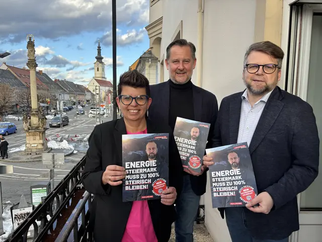 Besuch am Hauptplatz in Leibnitz und im MeinBezirk-Büro (v.r.): SPÖ-Klubobmann Harald Schwarz mit LAbg. Andreas Thürschweller und Bundesrätin Bernadette Kerschler | Foto: MeinBezirk/Waltraud Fischer
