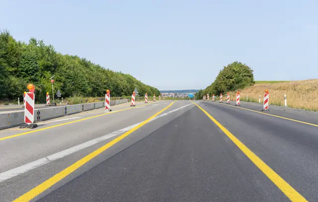 Die Vorarbeiten für den zweiten Teil der Sanierung zwischen Völkermarkt und Griffen haben bereits begonnen. (Symbolfoto) | Foto: stock.adobe.com/at/ThomBal 