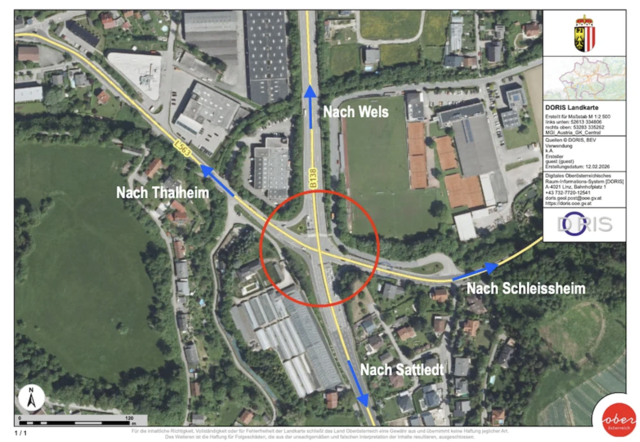 Die Ampelanlage auf der Traunufer-Landesstraße in Thalheim soll nun erneuert werden: Es kommt zu Sperren. | Foto: Land OÖ
