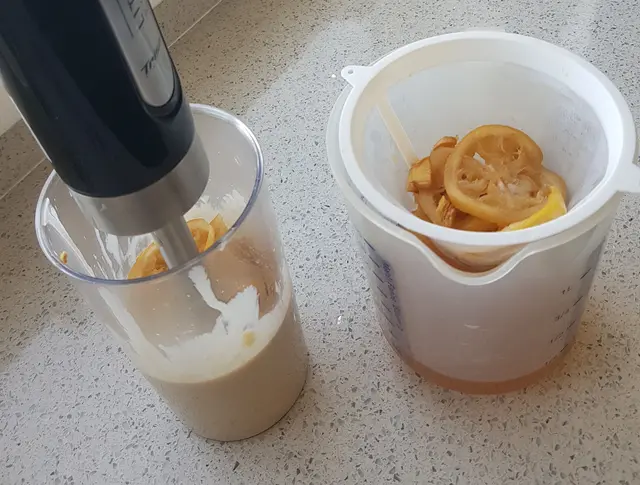 Die "recycelten" Oxymel-Früchte kommen ins feine orientalische PÜree.