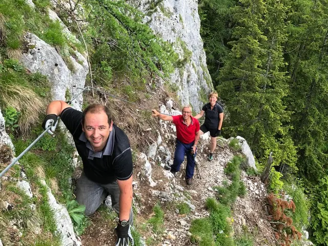 Die Sicherungsseile entlang der Wege werden regelmäßig überprüft. | Foto: ÖTK Sektion Südkärnten
