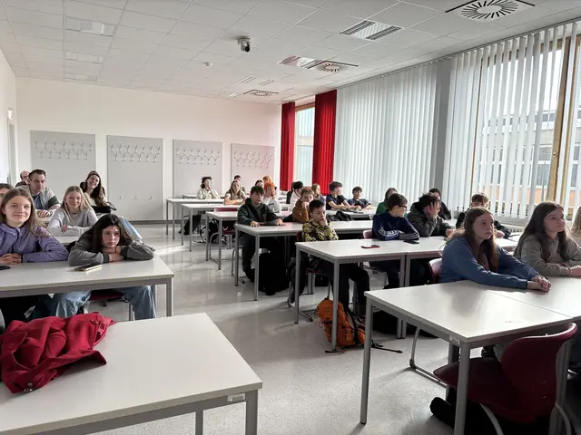 Am letzten Tag strömten vor allem zahlreiche angemeldete Schülerinnen und Schüler an die Montanuniversität. | Foto: MeinBezirk/Astrid Moder