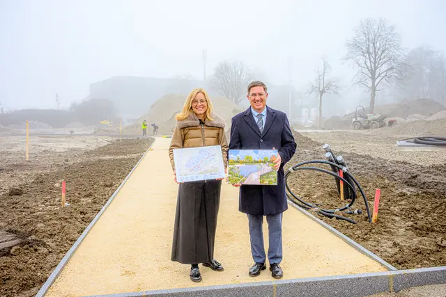Christa Raggl-Mühlberger und Andreas Rabl (beide FPÖ) präsentierten den Baufortschritt. | Foto: Stadt Wels
