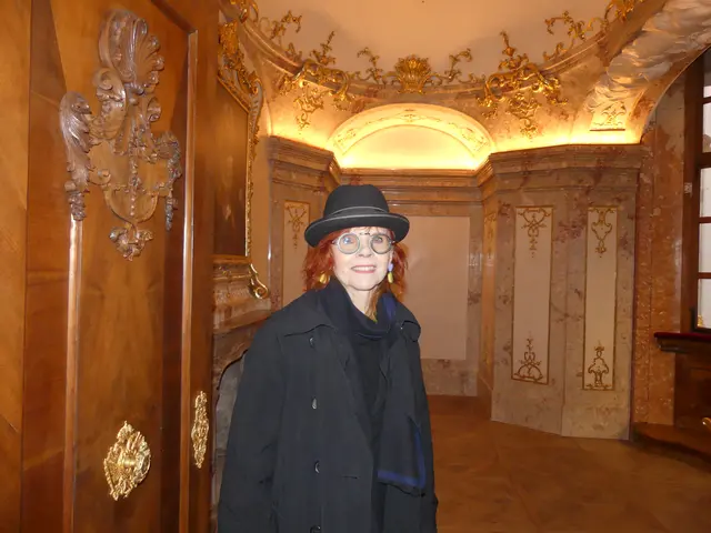 Manuela Fritz ist Restauratorin und Bildhauerin. Ihr Team restauriert derzeit mehrere Teile der Karlskirche. | Foto: Nathanael Peterlini/MeinBezirk