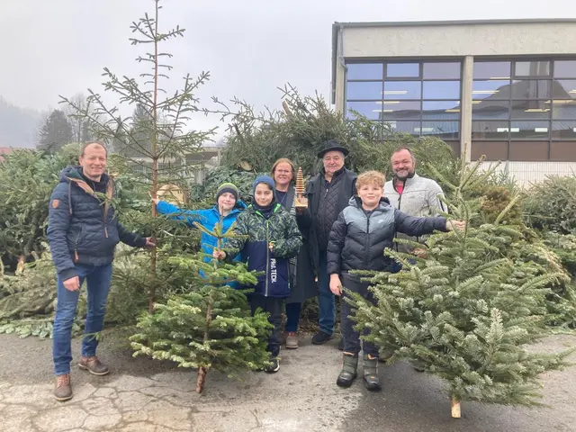 Mit der Christbaumaktion unterstützte das Bioheizwerk Schwanberg die Mittelschule. | Foto: MS Bad Schwanberg