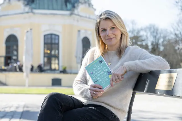 Die Sichtachse vom Kaiserpavillon zum Schloss Schönbrunn wurde exakt so ausgerichtet, dass sich Maria Theresia an ihrem Geburtstag, dem 13. Mai, an der über dem Schloss aufgehenden Sonne erfreuen konnte, weiß Autorin Christina Gschwendtner. | Foto: Daniel Zupanc