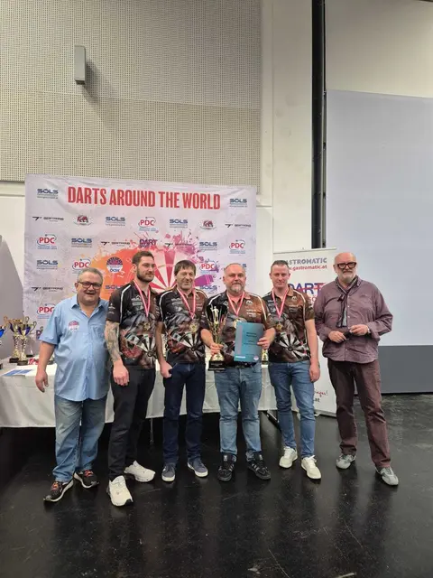 Das Team des Dartclub "Pitbull Twenty 6" aus St. Willibald holte sich bei den österreichischen E-Dart-Staatsmeisterschaften in Ried/I. den Titel. | Foto: Voglmayr