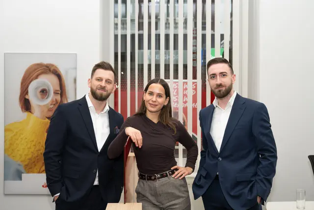 Das Santander-Filialteam am neuen Standort in Ottakring.  | Foto: Santander/Killmeyer