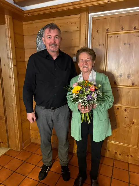 Es wurden die herzlichsten Glückwünsche zum Geburtstag in Pfaffenhofen überbracht. | Foto: Gemeinde Pfaffenhofen