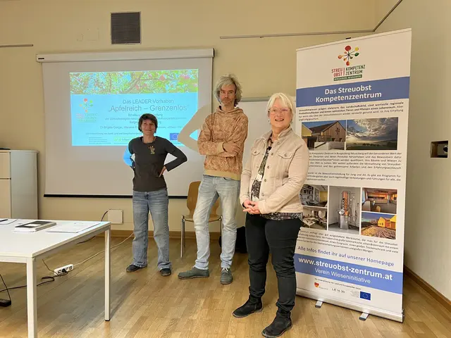 Das Projektteam des Vereins Wieseninitiative erläuterte beim Informationsabend in Neudau die geplanten Maßnahmen | Foto: Dolesch
