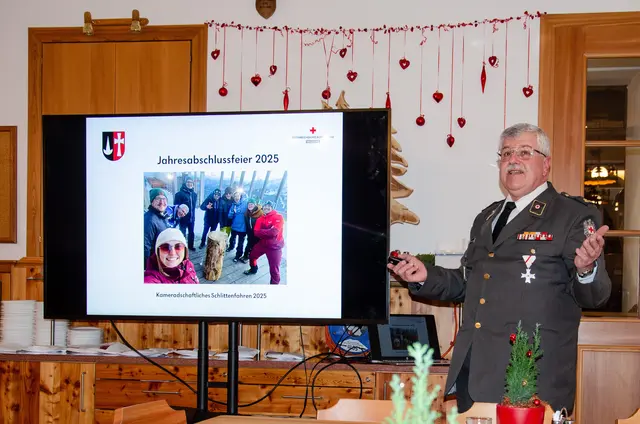 Abteilungskommandant Walter Graggaber beim Jahresrückblick 2025. | Foto: Rotes Kreuz Mauterndorf