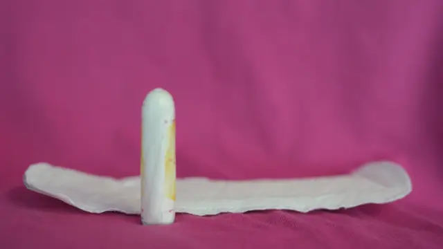 In der heutigen Zeit haben viele Mädchen und Frauen Schwierigkeiten, die Kosten für Menstruationsprodukte zu tragen. 