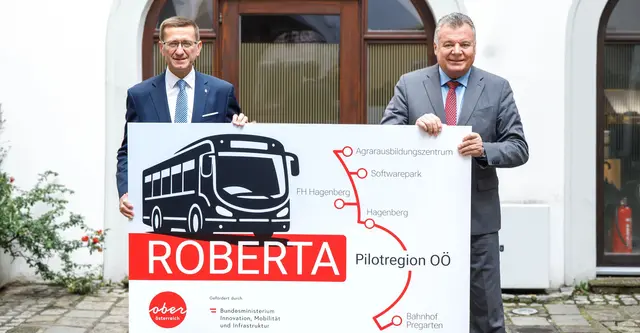 Von links: Markus Achleitner, Günther Steinkellner. | Foto: Land OÖ/Wakolbinger