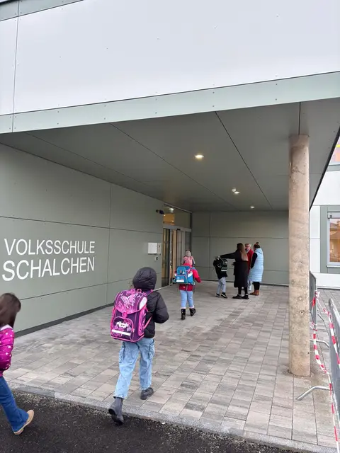Die Volksschüler sind vergangene Woche in das neue Bildungszentrum in Schalchen eingezogen. | Foto: Gemeinde Schalchen