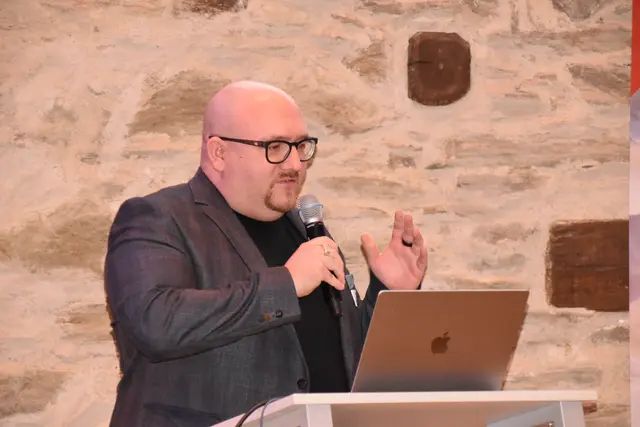 Florian Piff führte in die Thematik ein. | Foto: MeinBezirk/Michael Strini