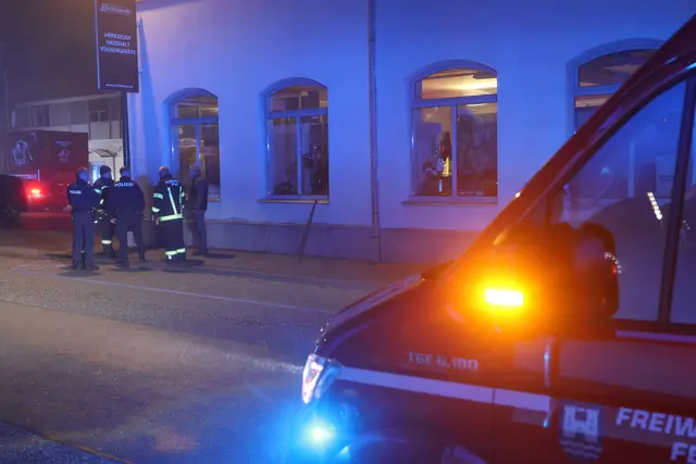 In der Nacht auf Freitag, 27. Februar, wurden die Auslagenscheiben des Eisenwaren-Geschäfts Schildmair in der Welser Neustadt eingeschlagen. | Foto: laumat.at