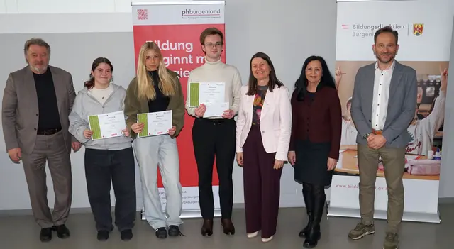 Italienisch: Bildungsdirektor Alfred Lehner, Paula Hahofer (2. Platz, Gymnasium der Diözese – Wolfgarten), Annalena Abel (1. Platz, BG/BRG/BORG Neusiedl am See), Paul Georgescu (3. Platz, BHAK Stegersbach), Rektorin Sabine Weisz (PPH Burgenland), Marianne Wagner und Wolfgang Kurz (Landes-ARGE-Leitungen Italienisch) | Foto: Private Pädagogische Hochschule Burgenland