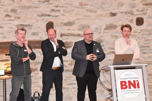 Alexander Mokesch, Johannes Wutzlhofer, Florian Piff und Armin Dax-Sinkovits informierten über Cyber-Kriminalität. | Foto: MeinBezirk/Michael Strini