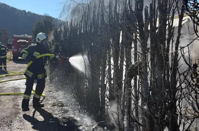 Die Löscharbeiten. | Foto: Freiwillige Feuerwehr Föderlach