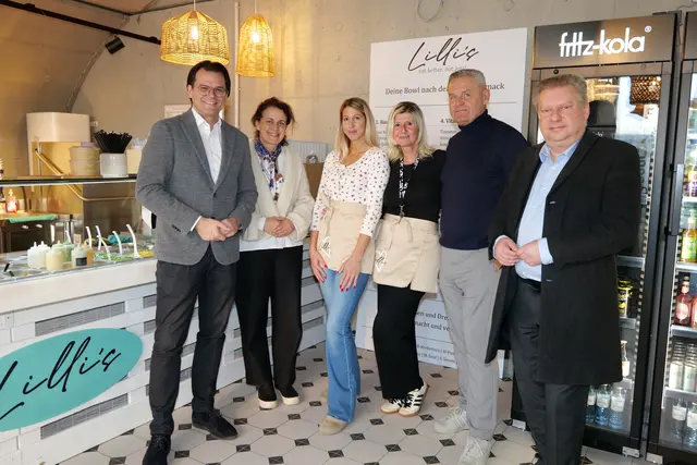 Bgm. Bernhard Heinl, GGR Maria Burchhart, Celine „Lilli“ Eichinger, Claudia und Roland Wagner, Michael Schreiber | Foto: Marktgemeinde Michelhausen
