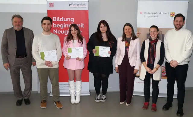 Englisch B2: Bildungsdirektor Alfred Lehner, Clemens Guggenberger (2. Platz, HTL Pinkafeld), Elizabet Nagy (1. Platz, BHAK Frauenkirchen), Denise Dierl (3. Platz, BG/BRG/BORG Oberschützen), Rektorin Sabine Weisz (PPH Burgenland), Kerstin Istvanits und Max Gratzer (Landes-ARGE-Leitungen Englisch) | Foto: Private Pädagogische Hochschule Burgenland