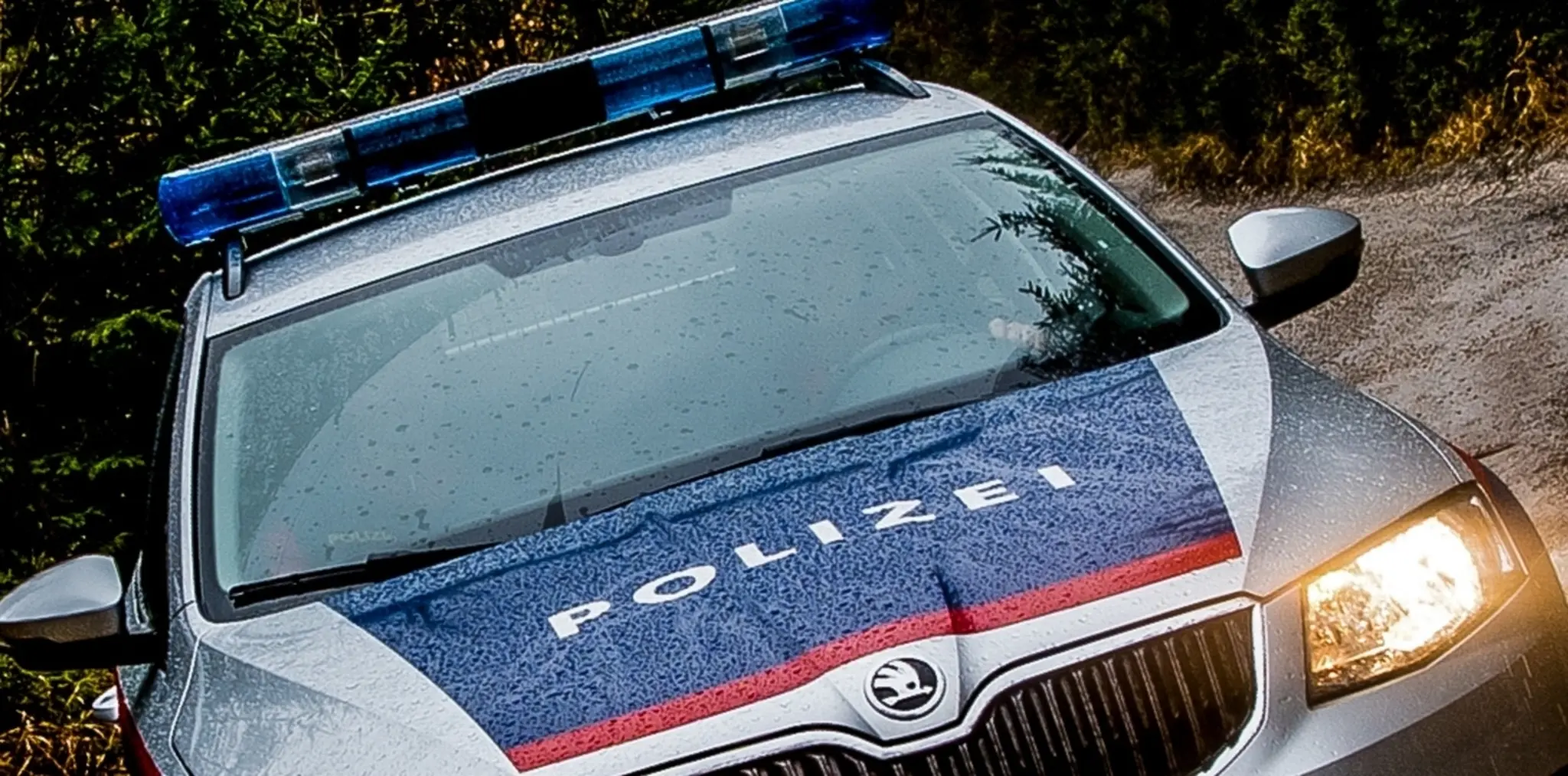 Chaos-Nacht in Sierning: Randale und Pyrotechnik auf illegaler Hausparty